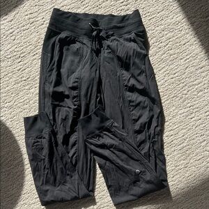 Lululemon Studio Joggers - black - size 4